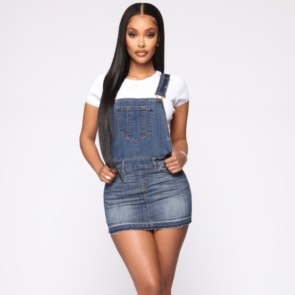 Not Gonna Chase You Skirtall - Dark Wash